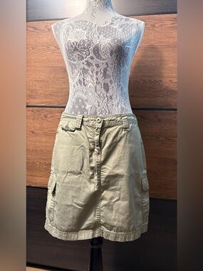 Tommy Hilfiger Olive Cargo Skirt with Pink Accent